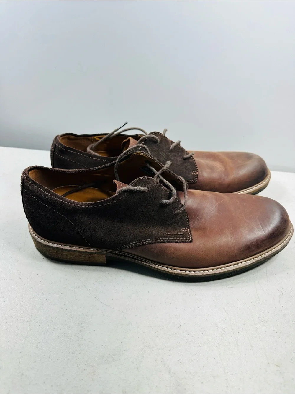 Men's Brown Two-Tone Leather Derby Shoe